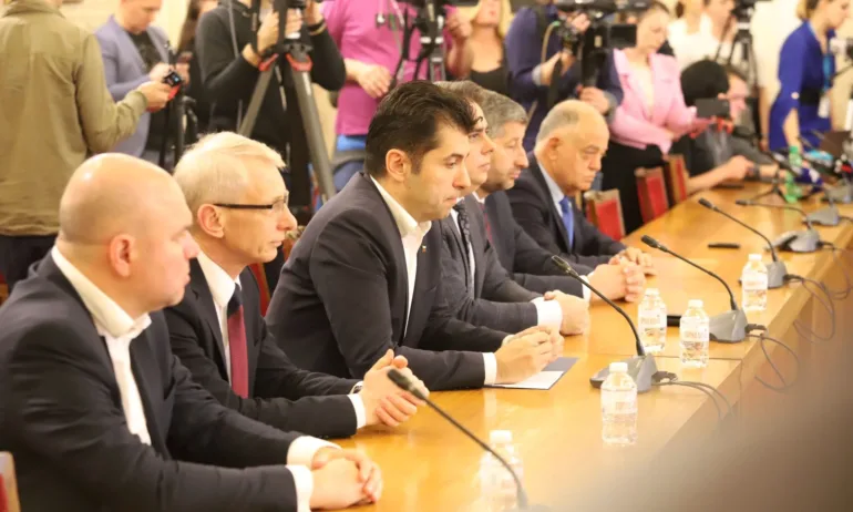 Костов режисира кабинет на ПП-ДБ - Tribune.bg