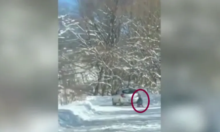 3000 лв. глоба за бащата, който влачи шейната на детето си с кола - Tribune.bg