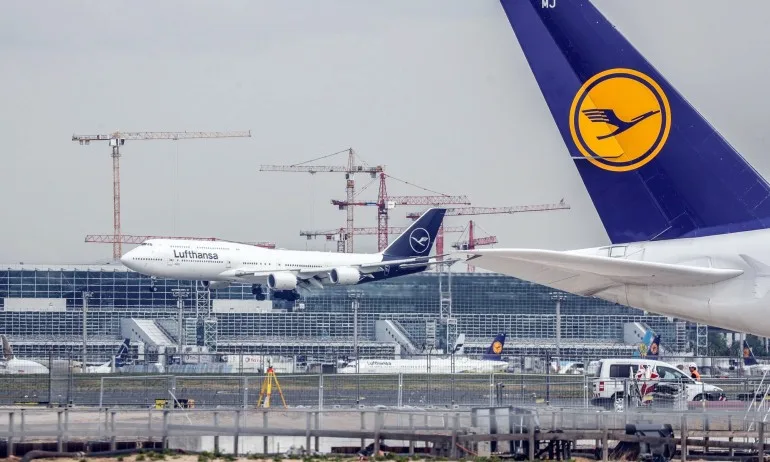 Замърсяването от авиокомпаниите – причина за по-скъпи билети за клиентите им - Tribune.bg