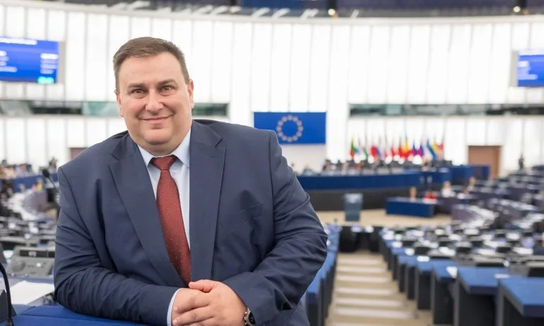 Ефективността на програмата Цифрова Европа зависи от ресурсите, с които ще разполага - Tribune.bg