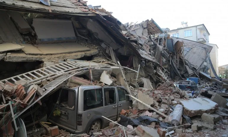 Опустошително земетресение в Турция: Най-малко 20 загинали, над 1000 ранени - Tribune.bg