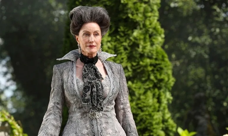 Актрисата Лиза Бейнс бе блъсната от скутер и почина в Ню Йорк - Tribune.bg