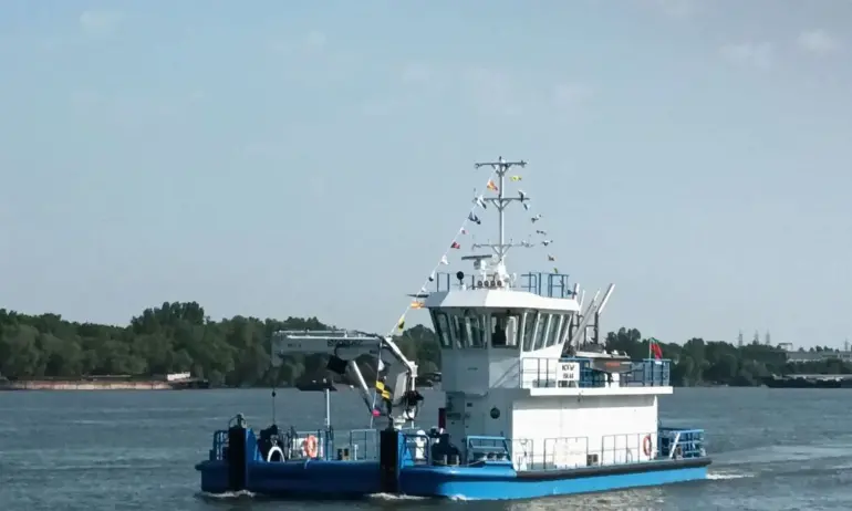 Кораб е разлял 35 тона нефт в река Дунав - Tribune.bg