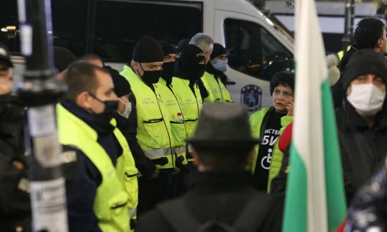 Сдружение иска глоби за поругаването на централата на ВМРО, паметник на културата е - Tribune.bg