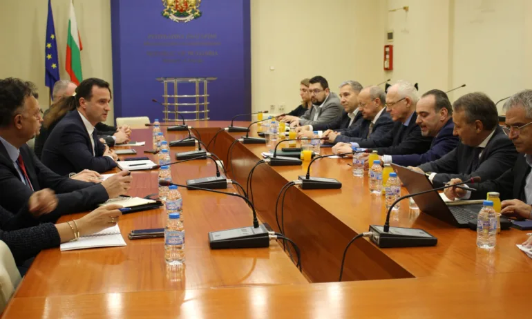 Започва работа по изготвяне на автоматизиран механизъм за компенсиране на фирмите заради високите цени на тока - Tribune.bg