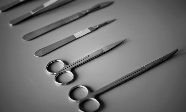 Пластичен хирург: Възможна е парализа на лицето след неправилното поставяне на ботокс и хиалурон - Tribune.bg