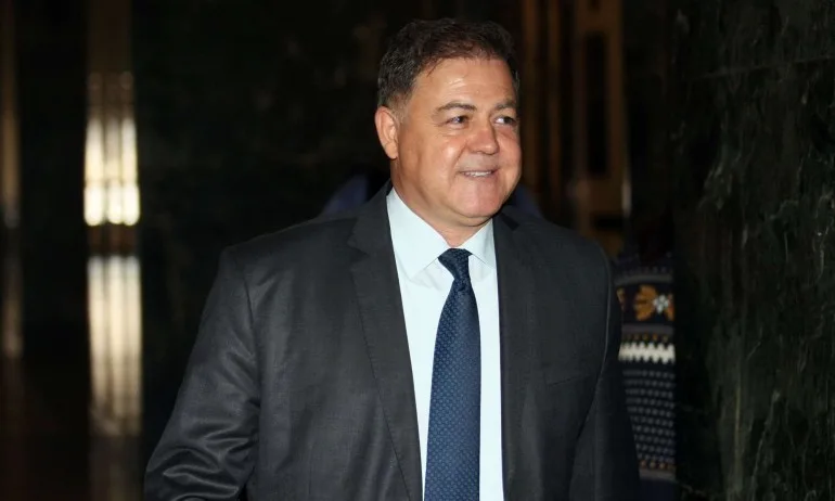 БЗНС: Докога Радев ще използва ресурсите на България, за да обслужва близки до него - Tribune.bg