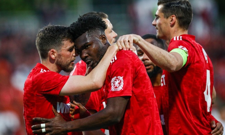 Агентът на Кайседо и Бусато пристигна в София - Tribune.bg