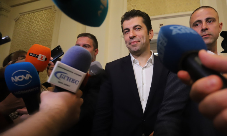 Петков увери, че е изцяло зад Асен Василев, а Митрофанова – да спре да се изявява - Tribune.bg