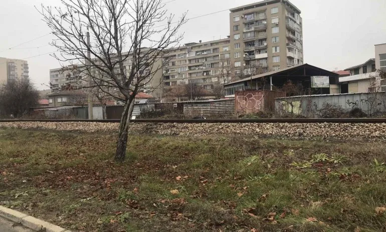 Откриха труп на мъж до жп линия край Казанлък - Tribune.bg