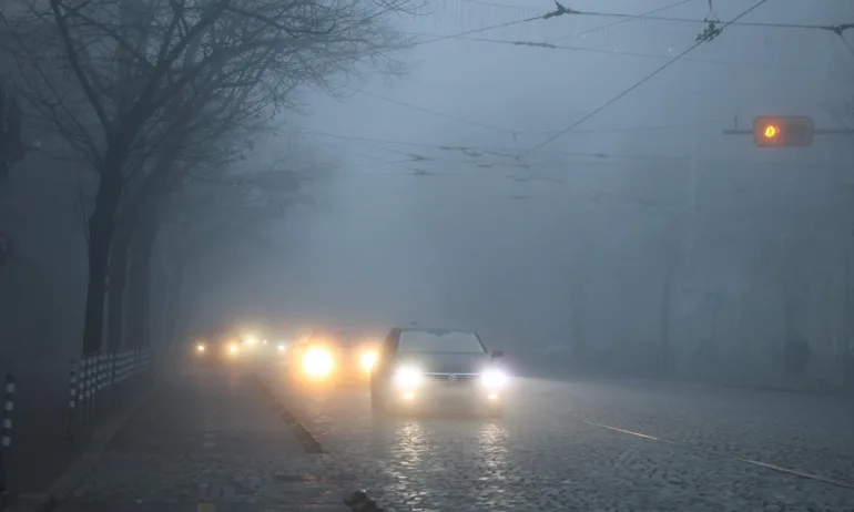 Времето остава студено със значителни мъгли - Tribune.bg