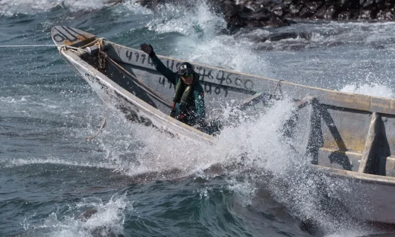 Три деца загинаха при нов инцидент с претъпкана лодка на мигранти - Tribune.bg