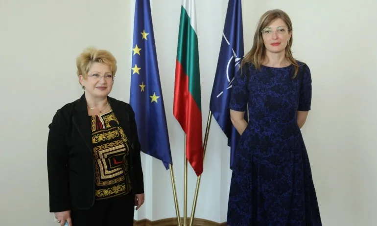 България и Румъния трябва да работят заедно по инициативата Три морета - Tribune.bg