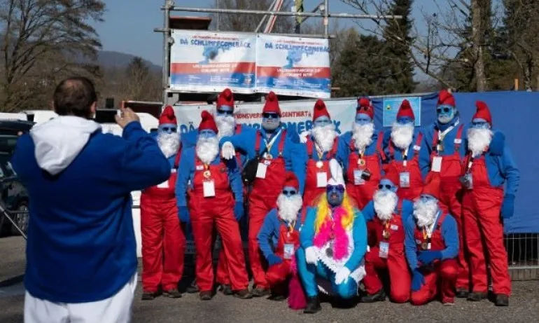 Рекорд в Германия - най-масова среща на смърфове в света - Tribune.bg