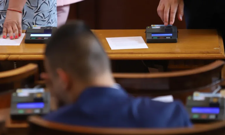 Законът за съдебната власт отново скара депутатите в началото на днешния ден - Tribune.bg