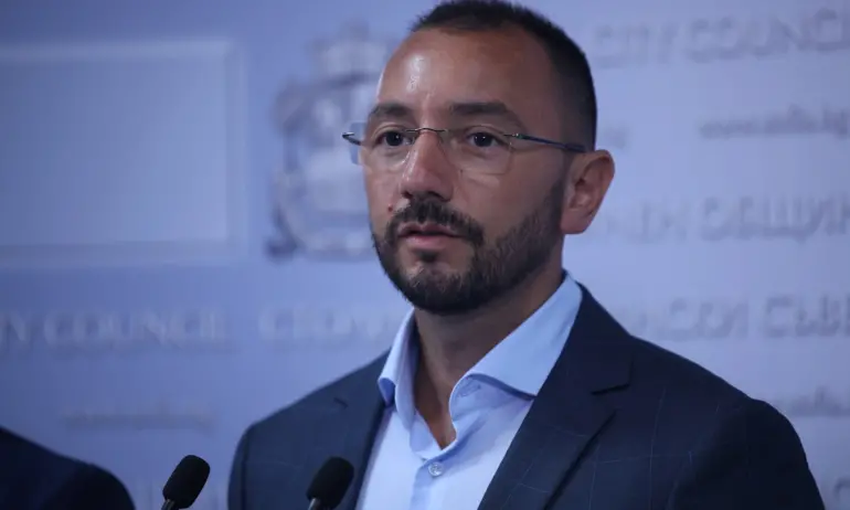 Антон Хекимян: Чистката в СО продължава! Лена Бориславова вдига телефона и казва на Терзиев кой да назначава - Tribune.bg