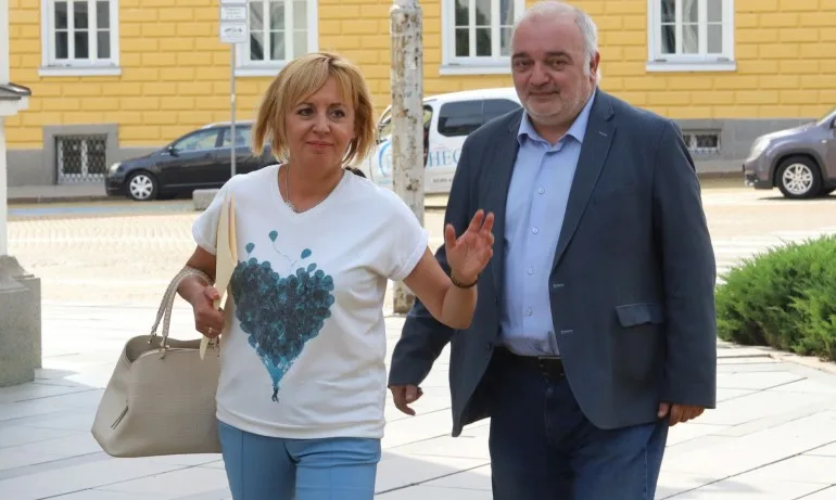 Манолова: Митева да бъде така любезна и да не си измива ръцете с президента - Tribune.bg