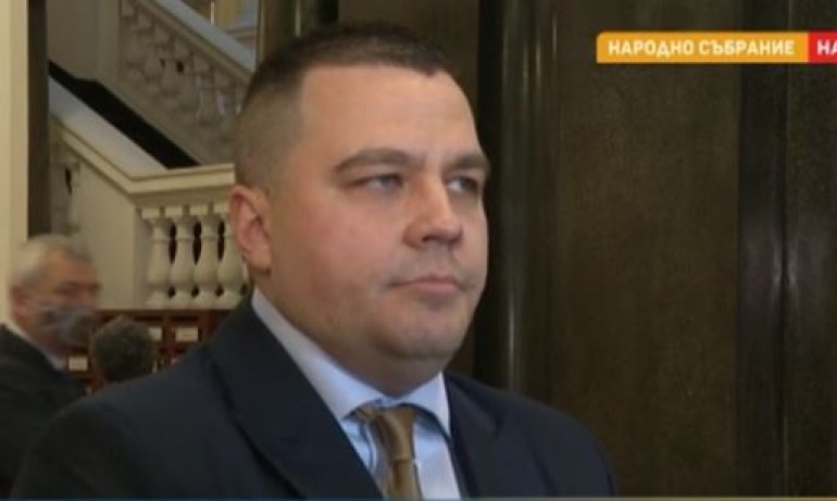 Свитият юмрук на Радев беше повод за обединение, смята Балабанов от ИТН - Tribune.bg