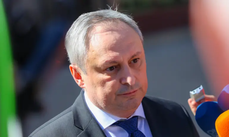 Радослав Миленков след срещата на Дондуков 2: Аз съм банкер, не политик - Tribune.bg