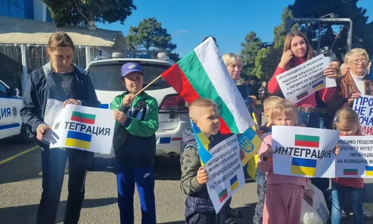 Къде са отишли половин милиард европейски пари за бежанците? - Tribune.bg