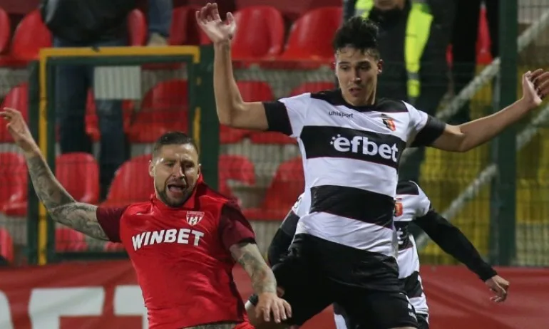 Феновете на Локо Пд се сбогуваха емоционално с Аралица - Tribune.bg