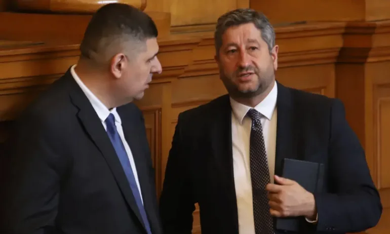 Добрев към Мирчев и ДБ: Вие бяхте безгръбначен коалиционен партньор на бившата комунистическа партия БСП - Tribune.bg