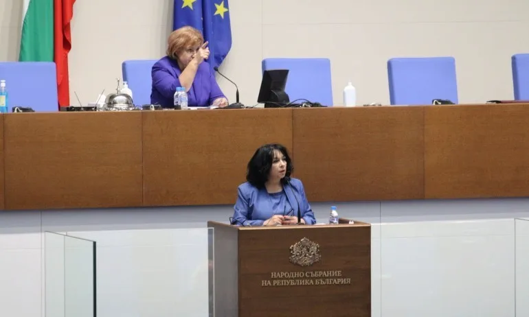 Петкова: Девет екипа работят по отстраняването на аварията при Петрохан - Tribune.bg