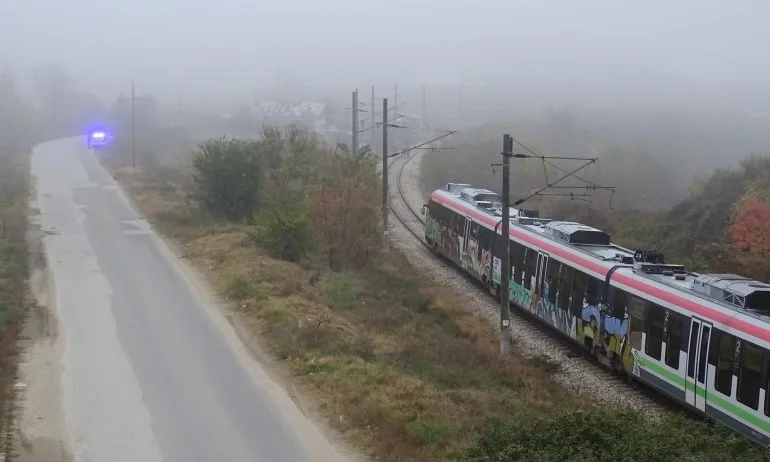 Мъж се хвърли под бързия влак край Благоевград, загинал е на място - Tribune.bg