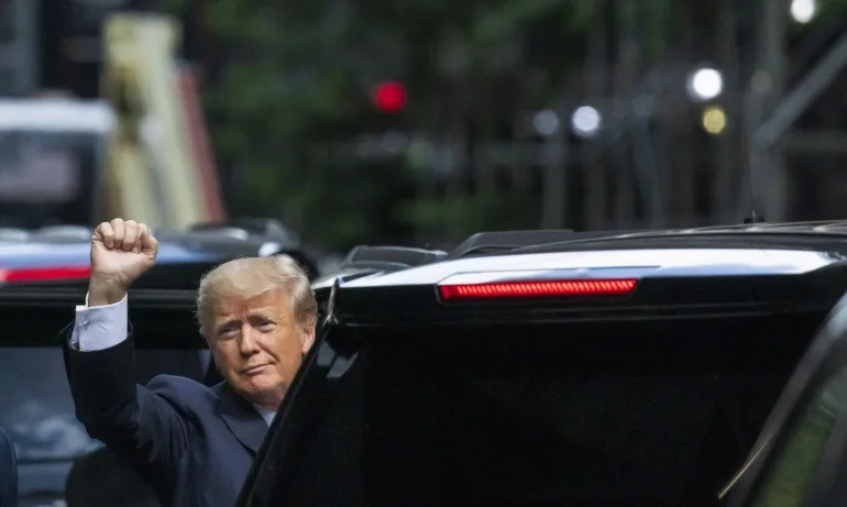 Тръмп се появи на границата с Мексико и разкритикува Байдън - Tribune.bg