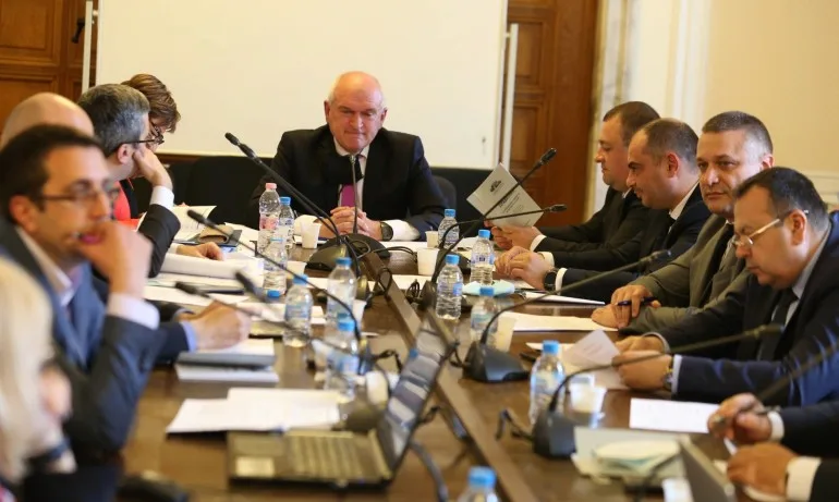 Парламентът ще се излъчва и във фейсбук - Tribune.bg