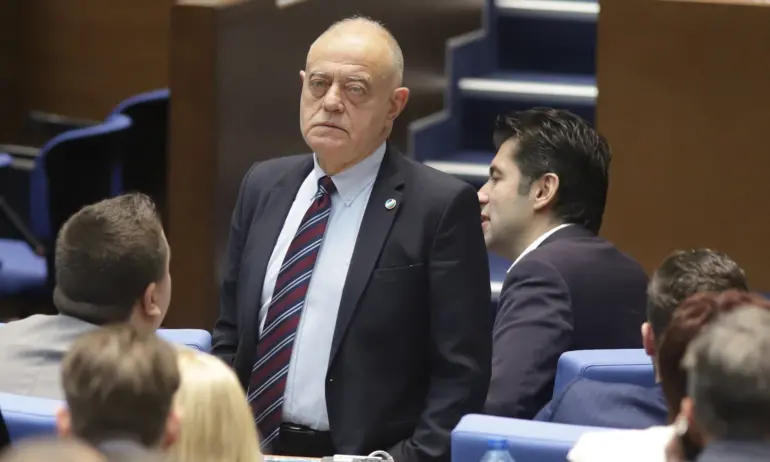 Ген. Атанасов: Радев е полупрезидент, държи се като лидер на опозиция, загубила властта - Tribune.bg