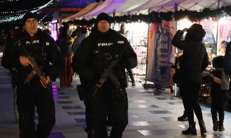 Жандармерия, спецполицаи и антитерости ще охраняват коледните базари и големите магазини - Tribune.bg