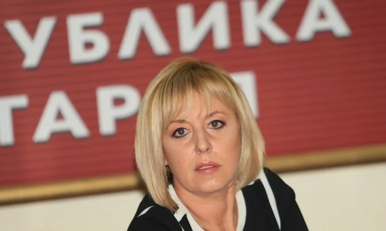 Парламентът прие оставката на Мая Манолова като омбудсман - Tribune.bg