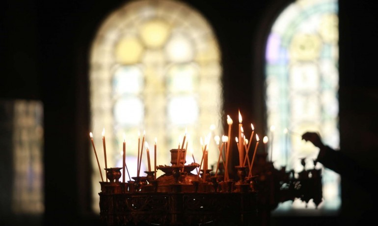 Почитаме Светите равноапостоли Константин и Елена - Tribune.bg