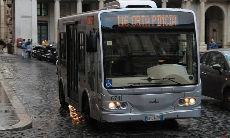 Стачка блокира транспорта в Италия - Tribune.bg