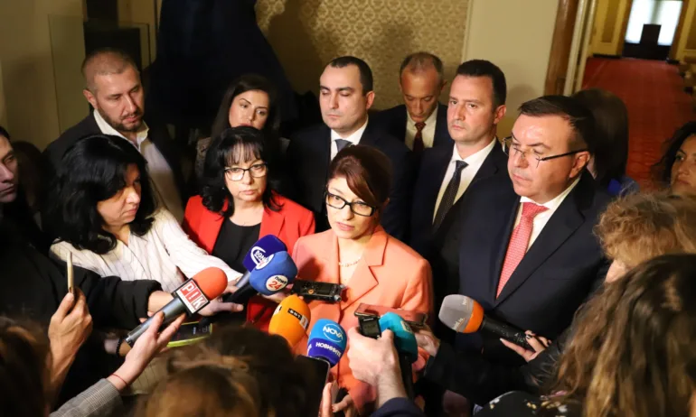 ГЕРБ-СДС на среща само с акад. Денков, очакват състав на кабинет до неделя - Tribune.bg