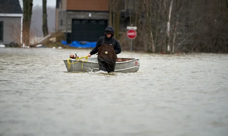 Тежки наводнения в източната част на Канада - Tribune.bg