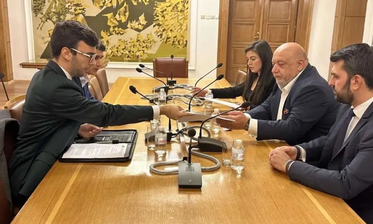 ГЕРБ на среща с НМФ: Младежките политики не могат да са в отделно звено заради липсата на централизирано финансиране - Tribune.bg