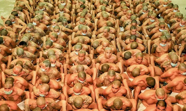 Президентът на Ел Салвадор заключи затворите след скок в убийствата - Tribune.bg