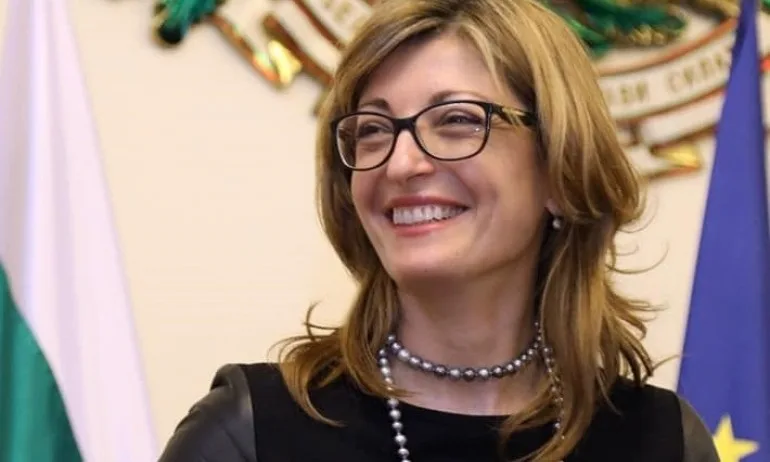 Захариева: Централна и Източна Европа са пример, че е нормално жени да са ръководители, политици, управители - Tribune.bg