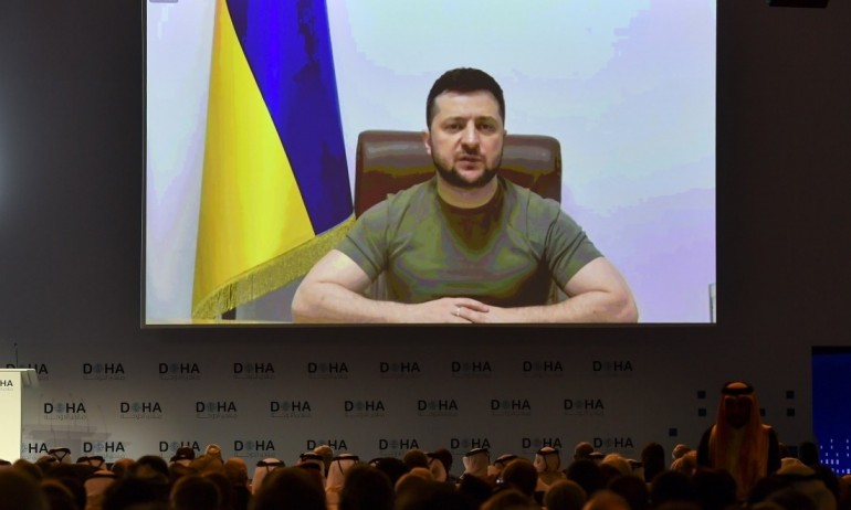 Зеленски към международния форум в Катар: Увеличете добива на природен газ - Tribune.bg