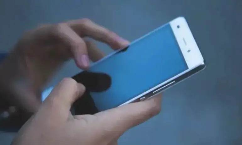 Пореден случай на телефонна измама: Жена на 90 години изхвърли над 6000 лева през балкона - Tribune.bg