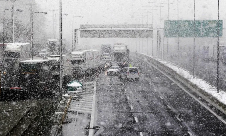 Гърция и Турция са в плен на студа - Tribune.bg