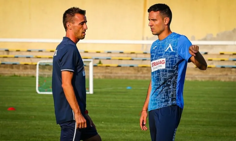 Скандал на мач в Трета лига, изгониха бивши национали - Tribune.bg