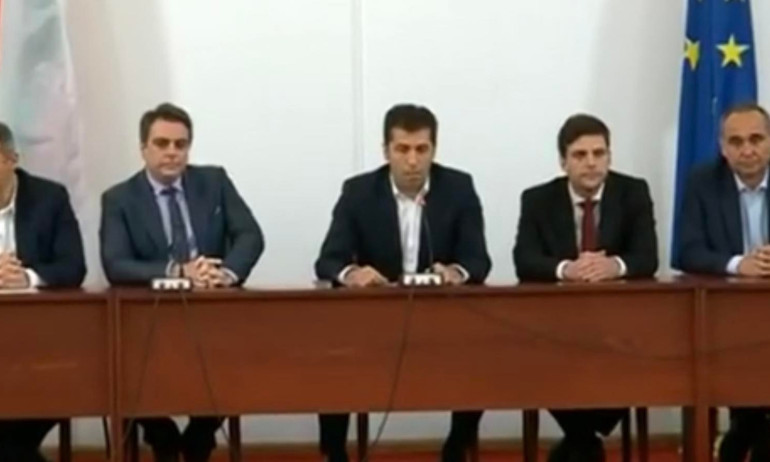 Петков за предателите на ИТН: Смели хора, не са верни на певеца - Tribune.bg