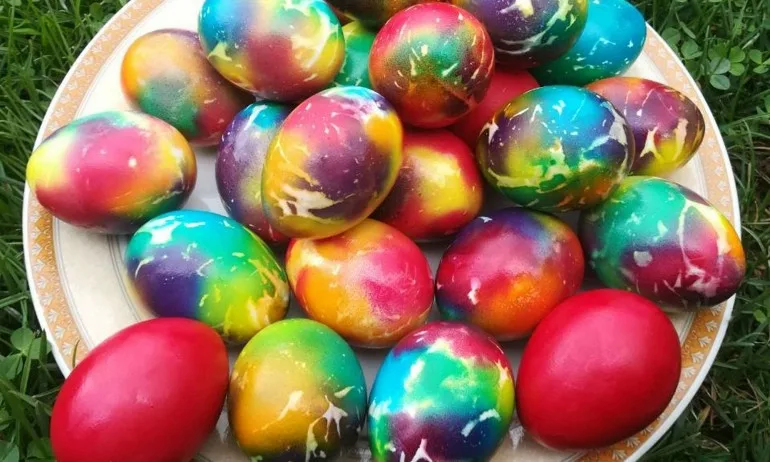 Етнолог: Бабините рецепти за бои за яйца се връщат на мода, домакините бягат от химикалите - Tribune.bg