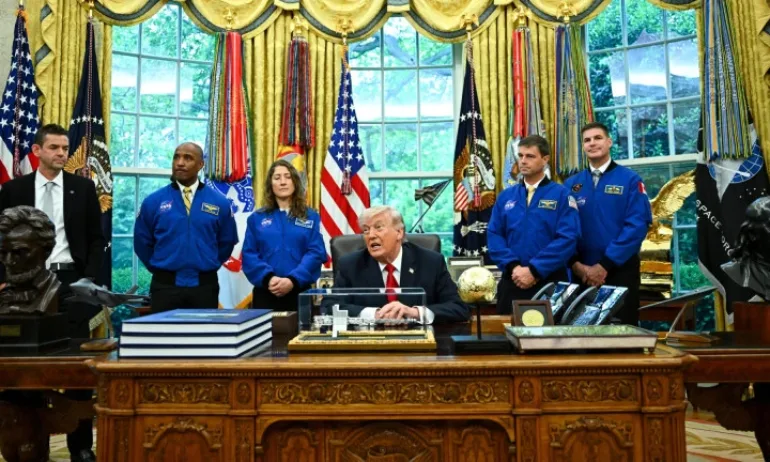 Тръмп прие екипажа на мисията Артемида II в Овалния кабинет - Tribune.bg