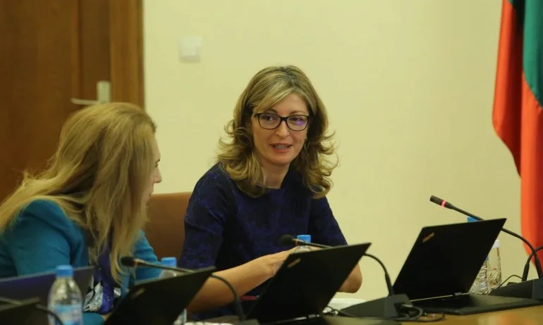 Захариева отчете успехите: Докладът на ЕК, отношенията със САЩ, папата, Брекзит - Tribune.bg