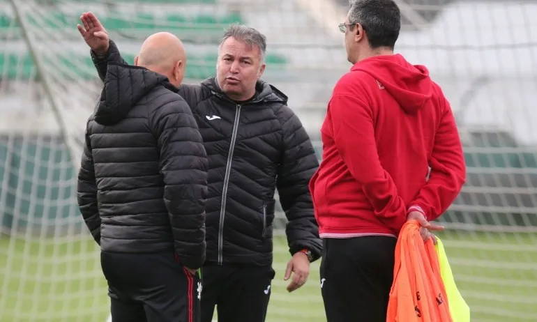 Сериозни кадрови проблеми пред националния селекционер - Tribune.bg