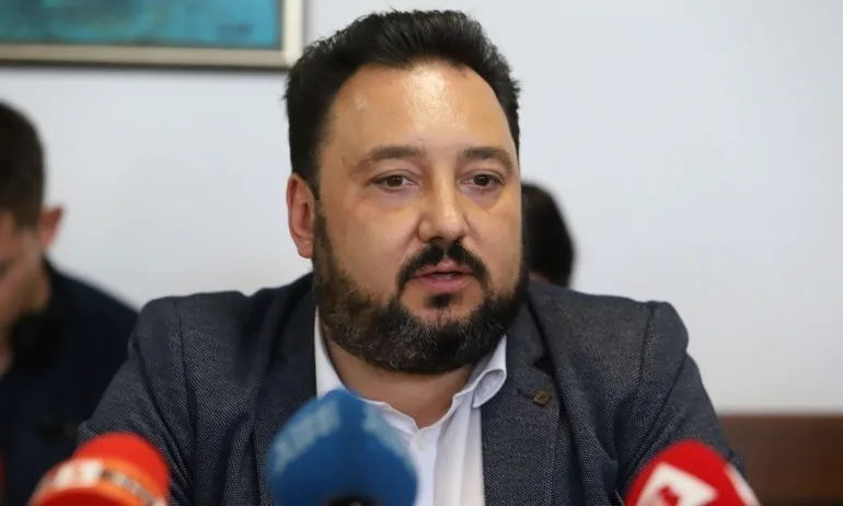 Шефът на БНР: Ще потърся отговорност в съда на всички, които се упражняваха върху името ми - Tribune.bg